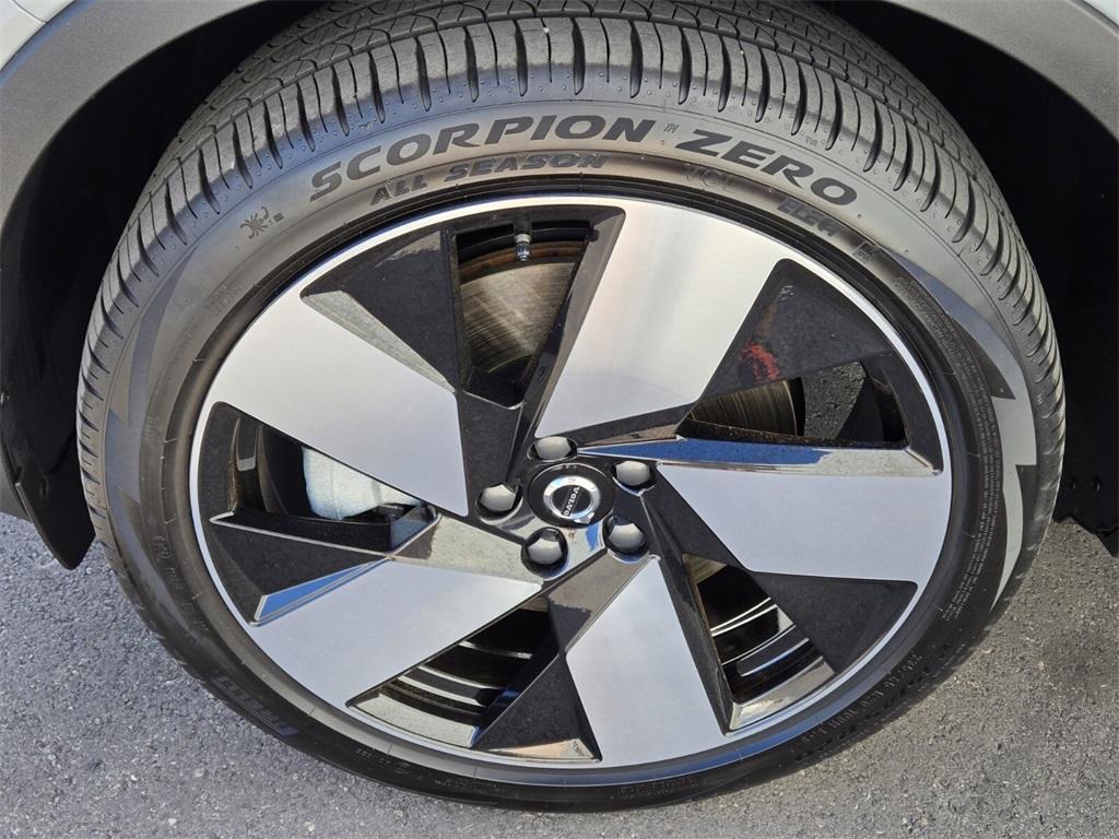 used 2024 Volvo C40 Recharge Pure Electric car, priced at $33,984