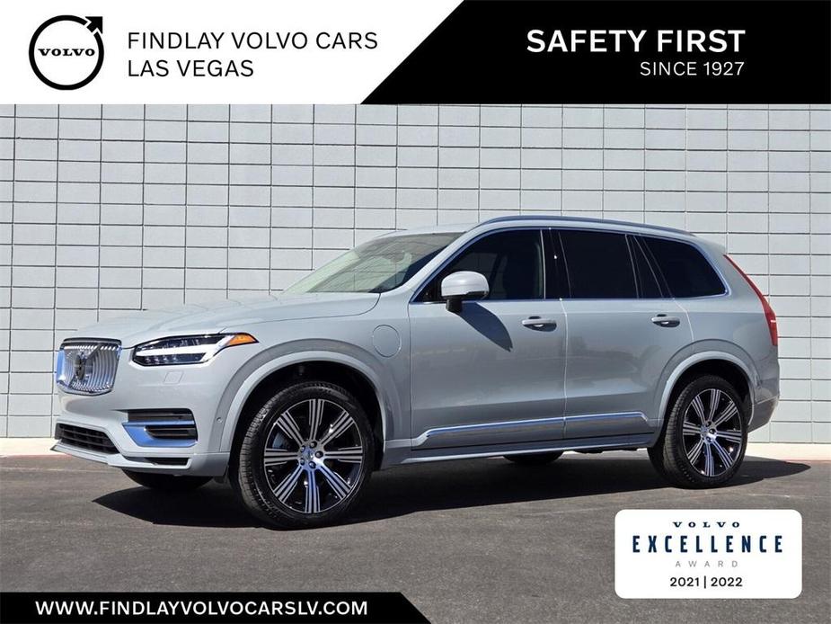 new 2025 Volvo XC90 Plug-In Hybrid car