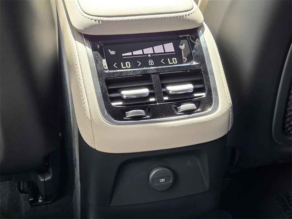 new 2026 Volvo XC90 Plug-In Hybrid car, priced at $78,535