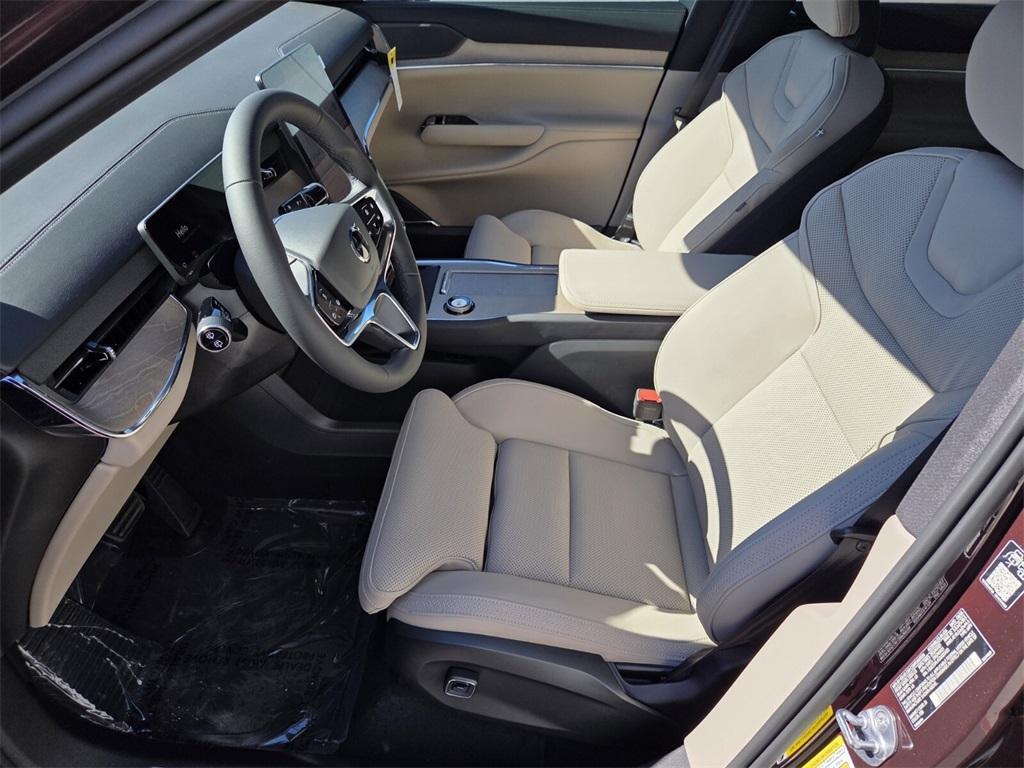 new 2025 Volvo EX90 car, priced at $85,360