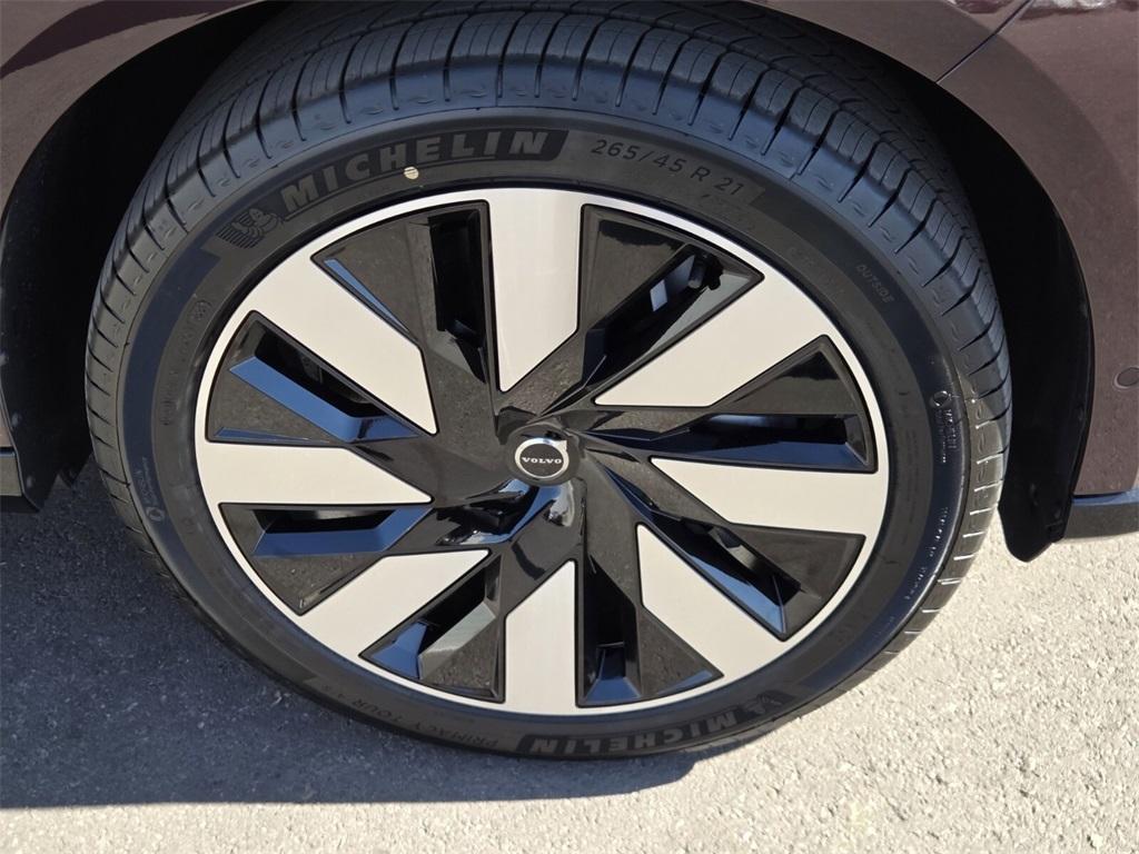 new 2025 Volvo EX90 car, priced at $85,360