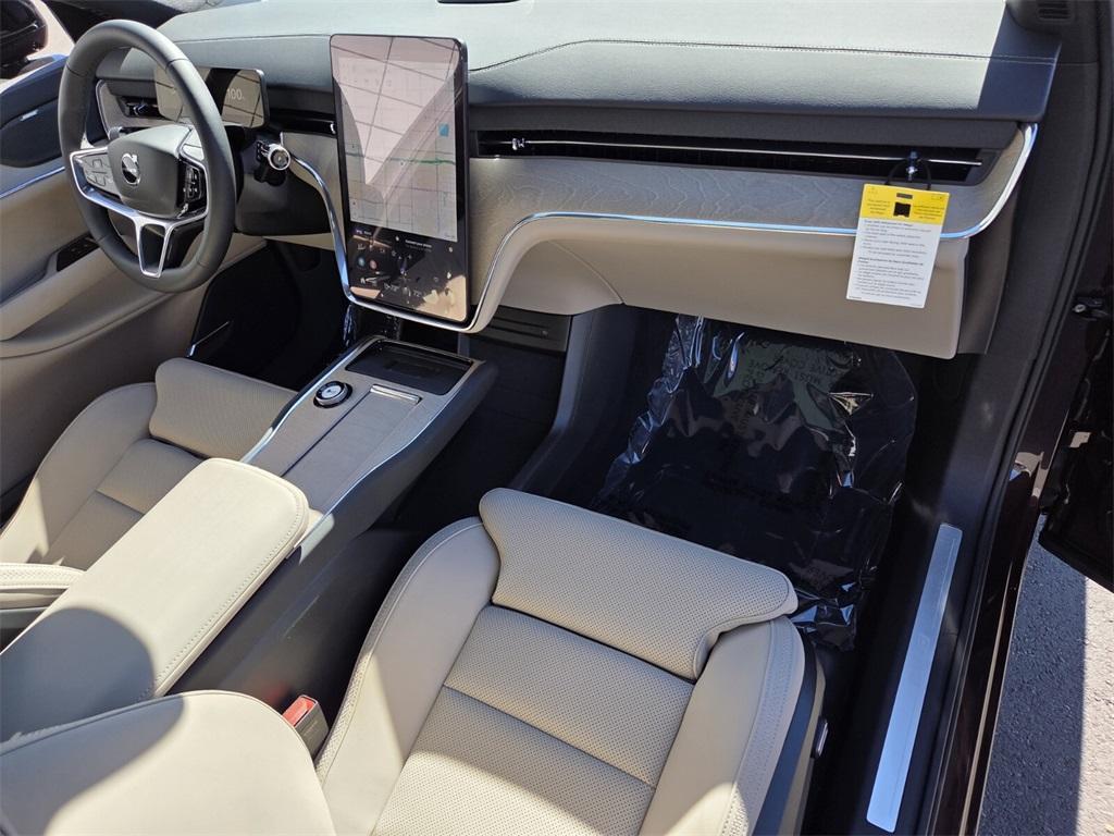 new 2025 Volvo EX90 car, priced at $85,360