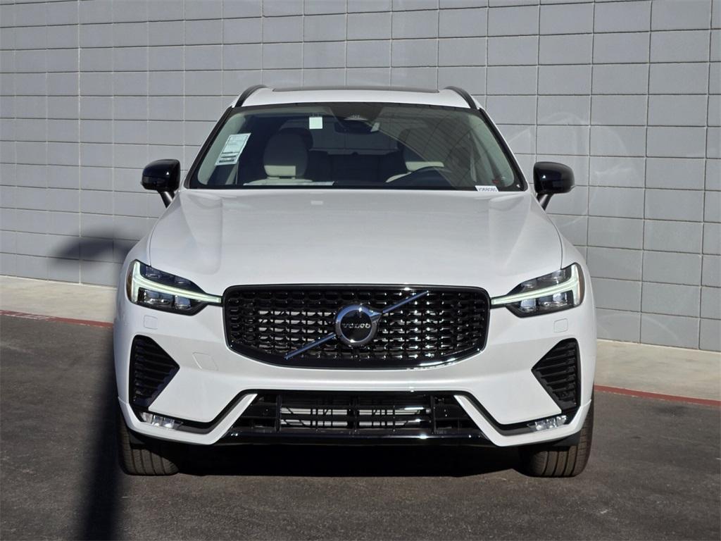 new 2025 Volvo XC60 car, priced at $44,690