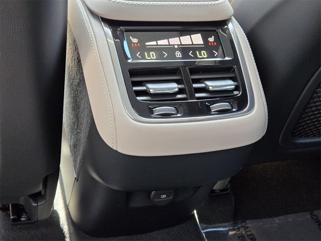 new 2025 Volvo XC90 car, priced at $64,006