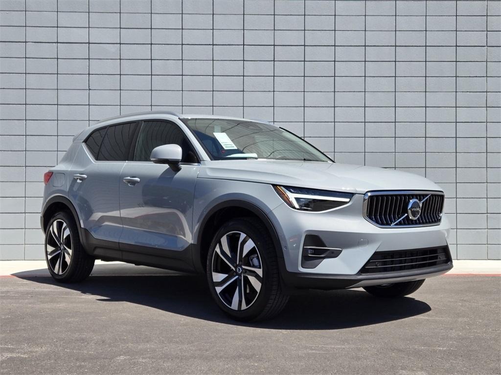 new 2025 Volvo XC40 car, priced at $52,140