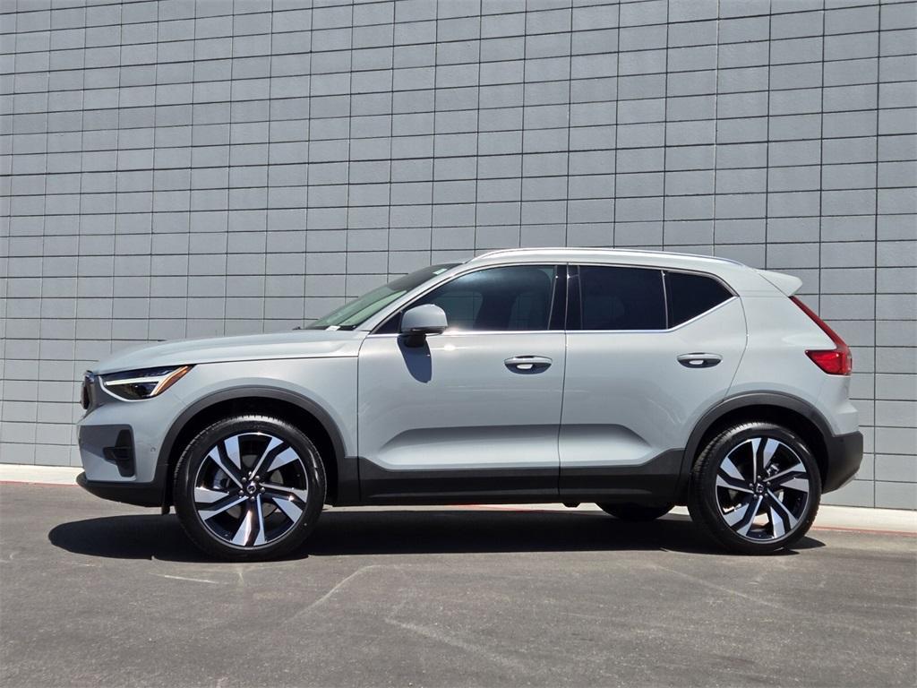 new 2025 Volvo XC40 car, priced at $52,140