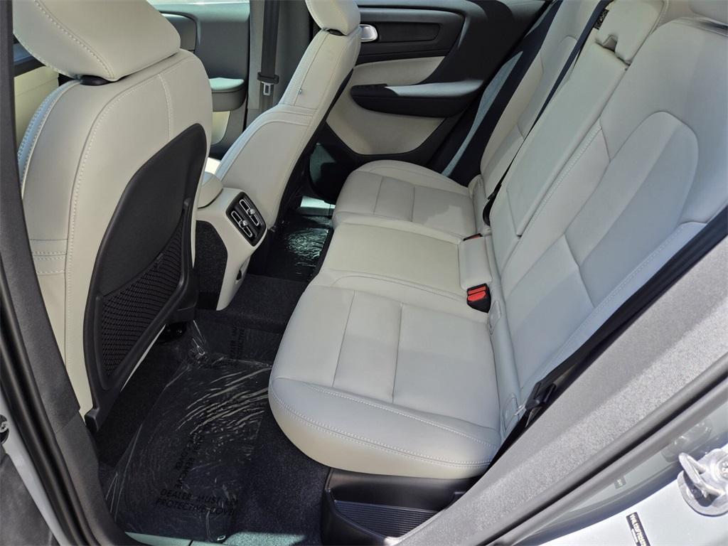 new 2025 Volvo XC40 car, priced at $52,140
