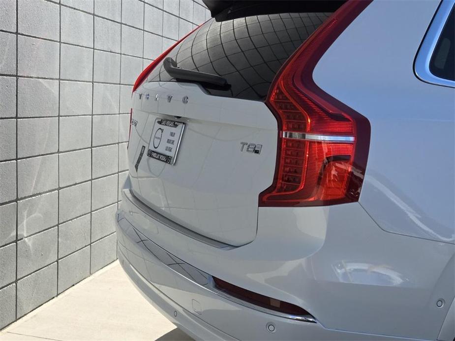 new 2025 Volvo XC90 Plug-In Hybrid car