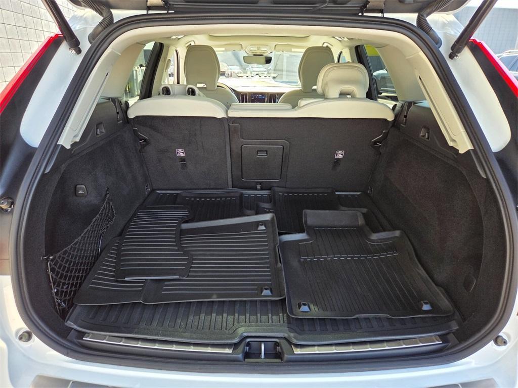 used 2023 Volvo XC60 car, priced at $40,884