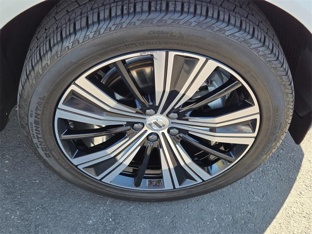 used 2023 Volvo XC60 car, priced at $40,884