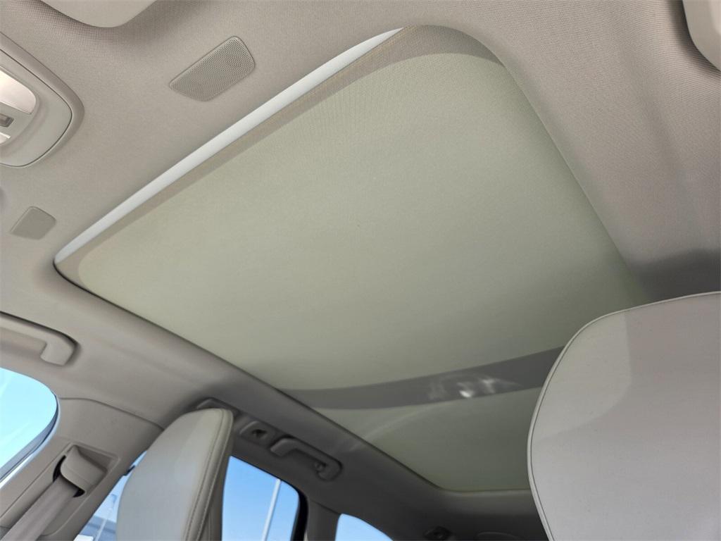 used 2023 Volvo XC60 car, priced at $40,884