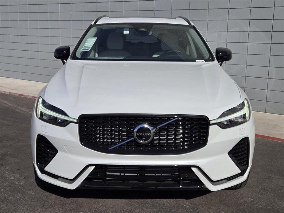 new 2025 Volvo XC60 Plug-In Hybrid car