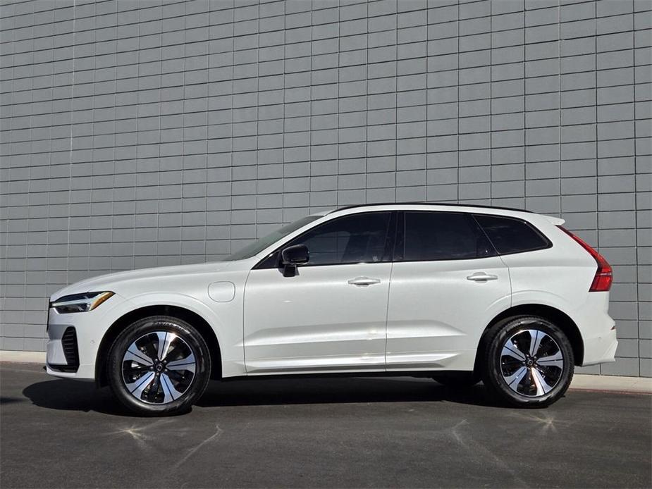 new 2025 Volvo XC60 Plug-In Hybrid car