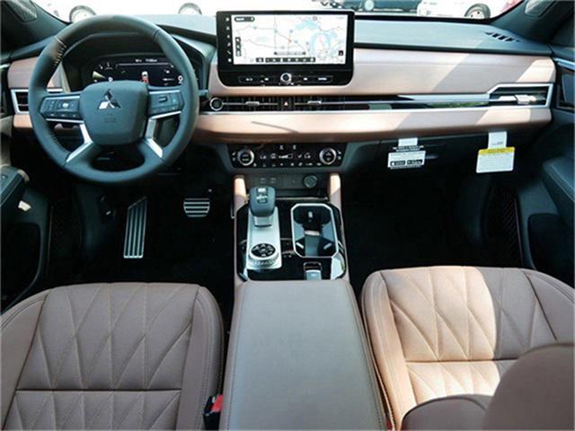 new 2025 Mitsubishi Outlander car, priced at $44,549