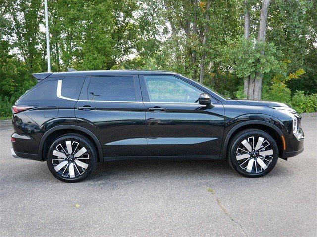 used 2025 Mitsubishi Outlander car, priced at $34,990