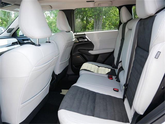 new 2025 Mitsubishi Outlander car, priced at $39,144