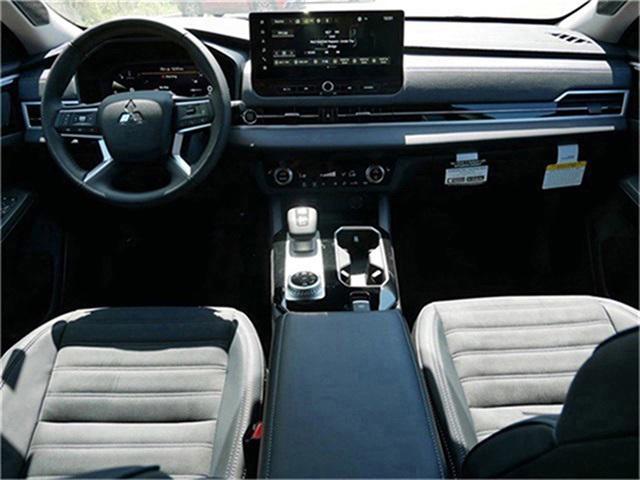 new 2025 Mitsubishi Outlander car, priced at $36,634
