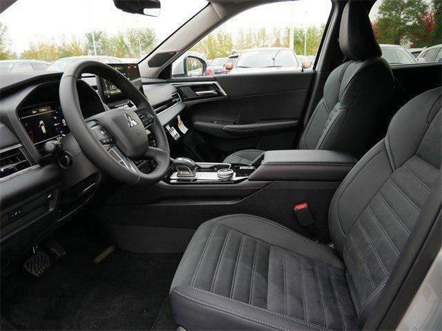 new 2025 Mitsubishi Outlander car, priced at $37,104