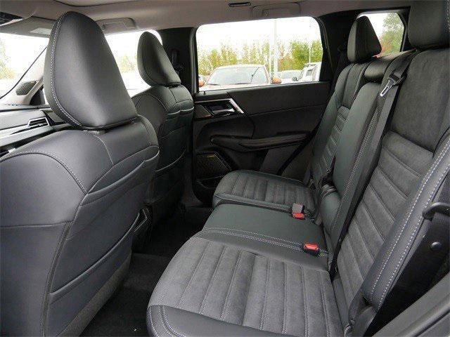 new 2025 Mitsubishi Outlander car, priced at $37,104