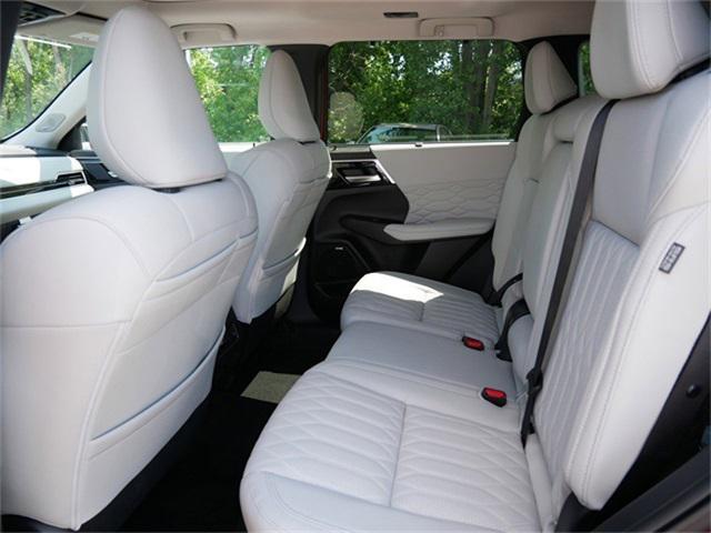 new 2025 Mitsubishi Outlander car, priced at $40,724