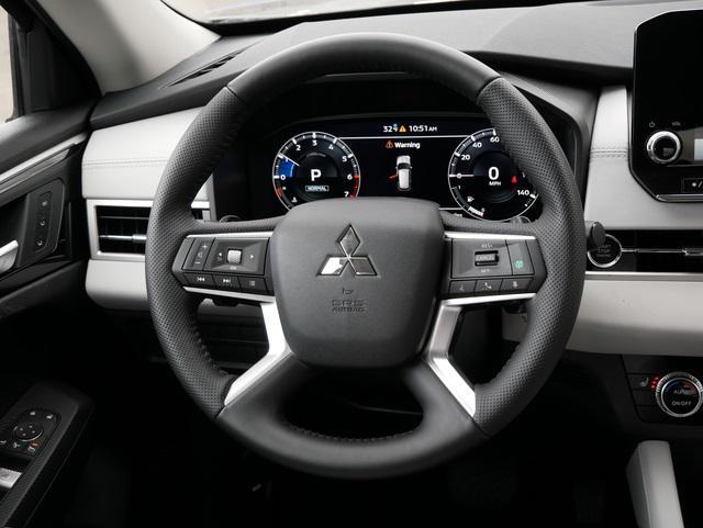 new 2024 Mitsubishi Outlander car, priced at $32,624