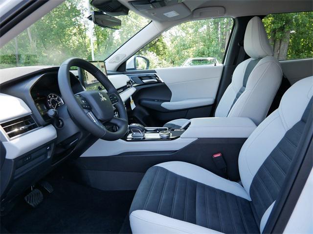 new 2025 Mitsubishi Outlander car, priced at $35,944