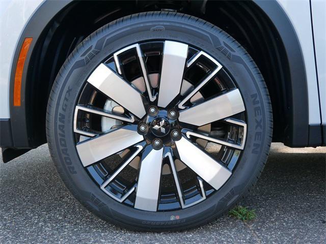 new 2025 Mitsubishi Outlander car, priced at $35,944