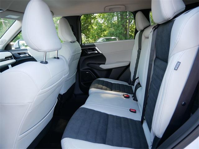 new 2025 Mitsubishi Outlander car, priced at $35,944