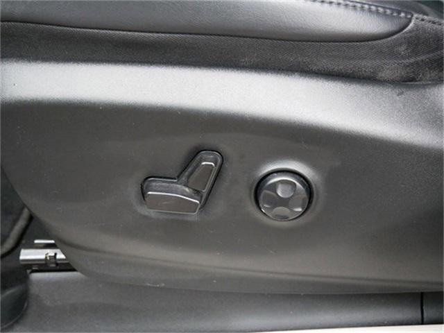 used 2023 Chrysler Pacifica car, priced at $23,696