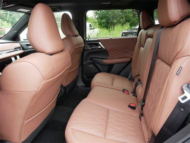 new 2025 Mitsubishi Outlander car, priced at $44,174