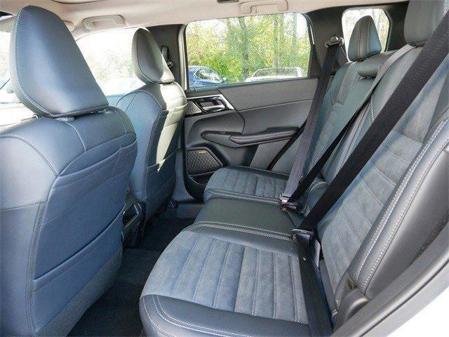 new 2025 Mitsubishi Outlander car, priced at $37,699