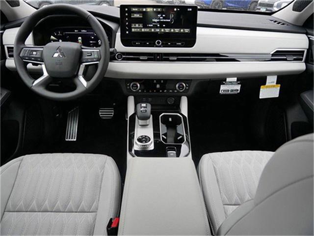 new 2025 Mitsubishi Outlander car, priced at $42,884