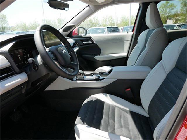 new 2025 Mitsubishi Outlander car, priced at $37,729