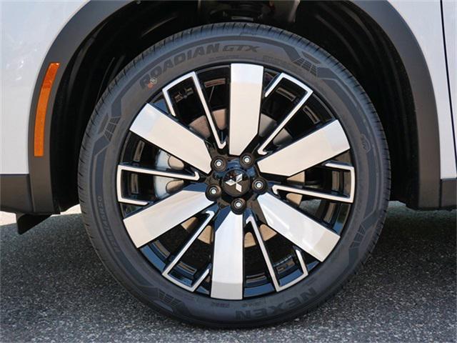 new 2025 Mitsubishi Outlander car, priced at $39,144