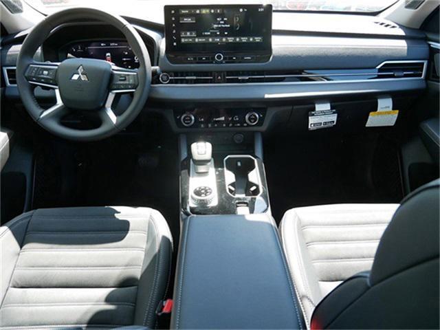 new 2025 Mitsubishi Outlander car, priced at $37,729