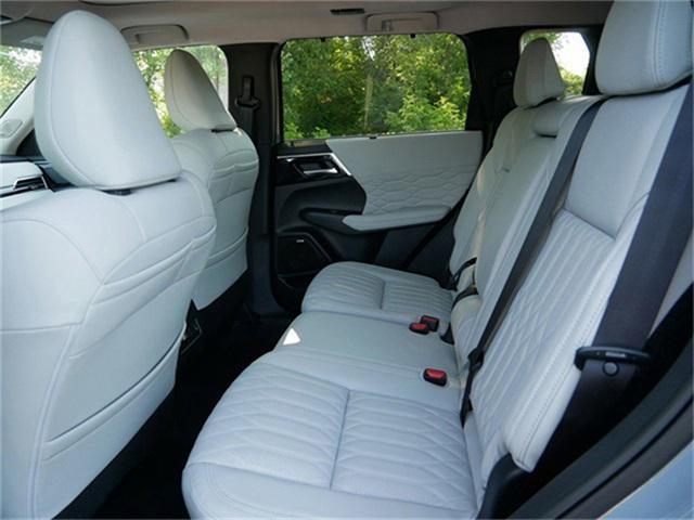 new 2025 Mitsubishi Outlander car, priced at $40,899