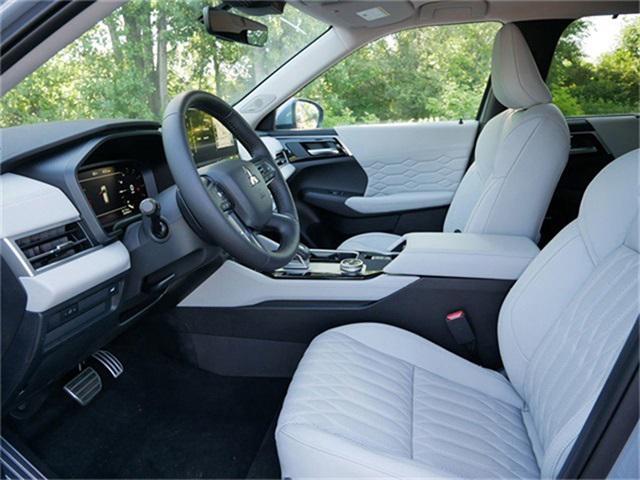 new 2025 Mitsubishi Outlander car, priced at $40,899