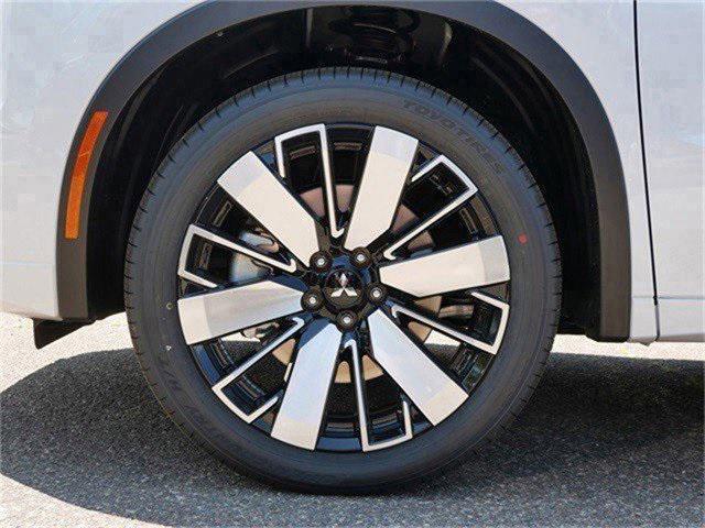 new 2025 Mitsubishi Outlander car, priced at $41,174