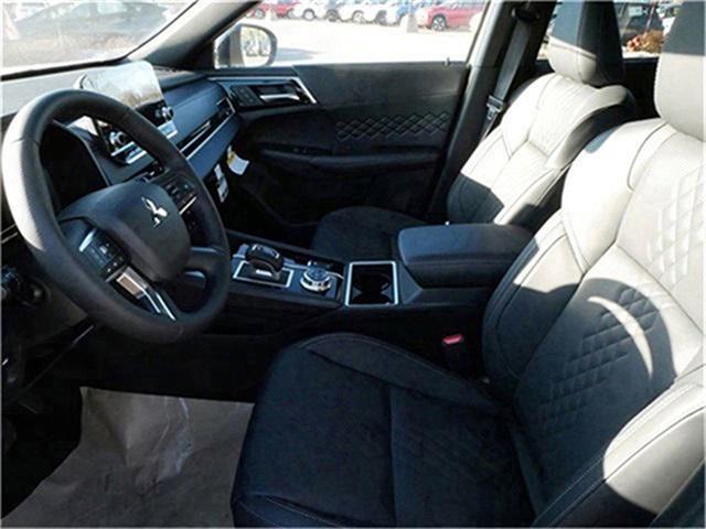 new 2025 Mitsubishi Outlander PHEV car, priced at $46,354