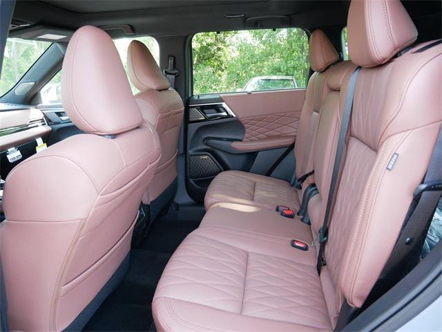 new 2025 Mitsubishi Outlander car, priced at $44,349