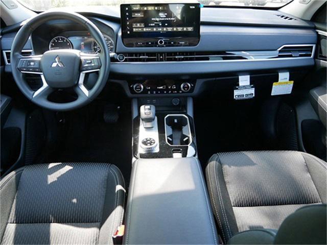 new 2025 Mitsubishi Outlander car, priced at $31,279