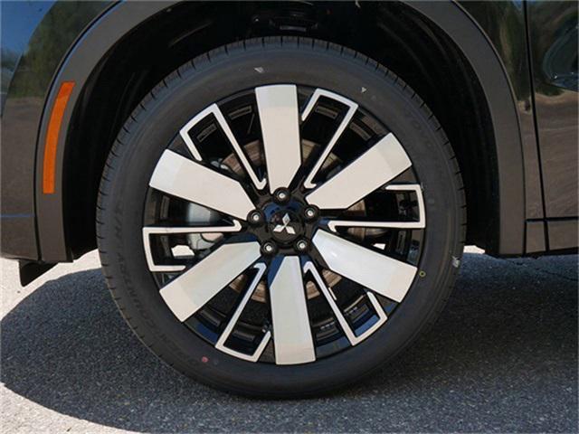 new 2025 Mitsubishi Outlander car, priced at $42,884