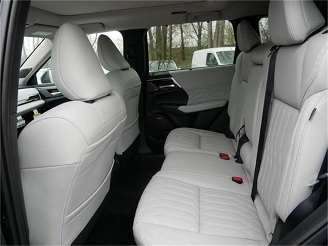 new 2025 Mitsubishi Outlander car, priced at $42,384