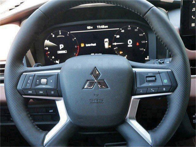 new 2025 Mitsubishi Outlander car, priced at $42,054