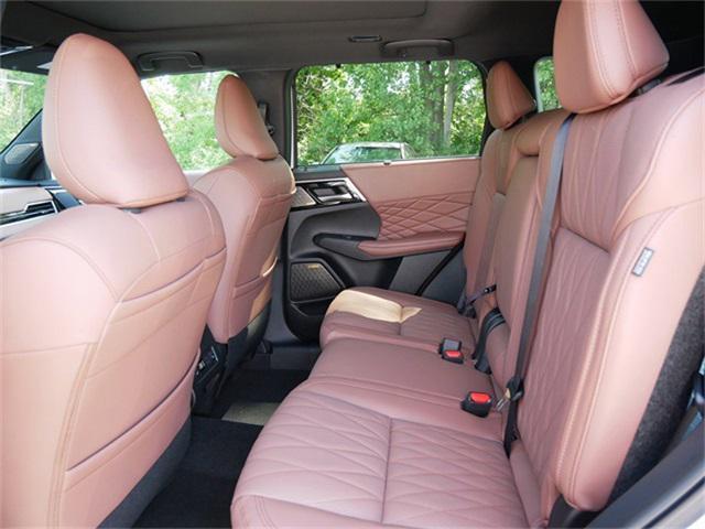 new 2025 Mitsubishi Outlander car, priced at $43,804