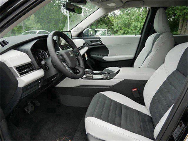 new 2025 Mitsubishi Outlander car, priced at $33,444