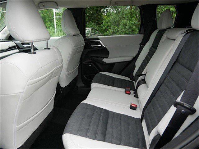 new 2025 Mitsubishi Outlander car, priced at $35,944
