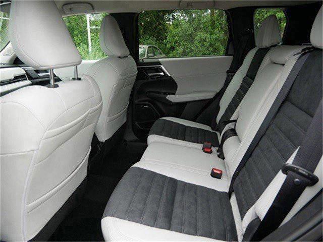 new 2025 Mitsubishi Outlander car, priced at $33,444