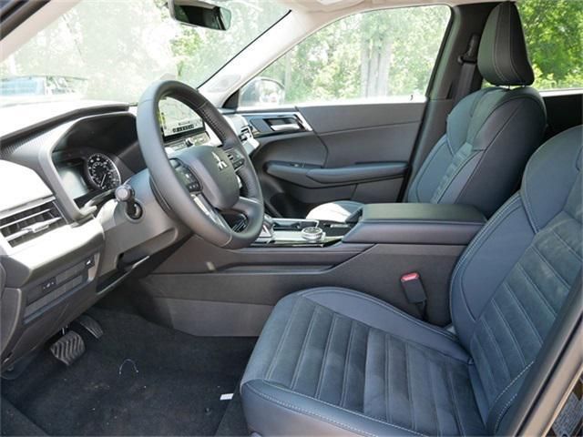 new 2025 Mitsubishi Outlander car, priced at $35,944