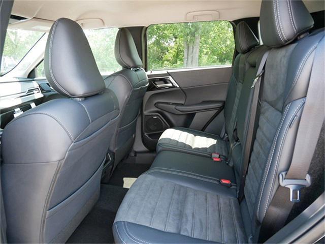 new 2025 Mitsubishi Outlander car, priced at $35,944